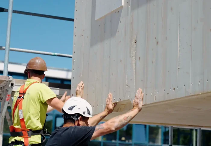 NIU_Hotel_Passau_Aufstellung Nachhaltiges Bauen mit Holz - CO₂-speichernder Rohstoff für die Zukunft Holzbau Holzmodulbau HolzWerk³